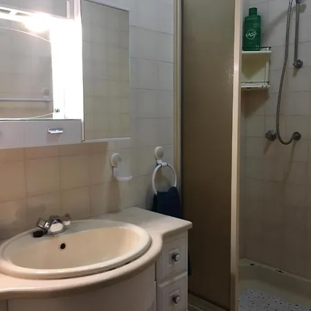 By Park And Art Apartment